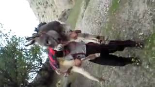 بلند کردن الاغ - He picked up donkey