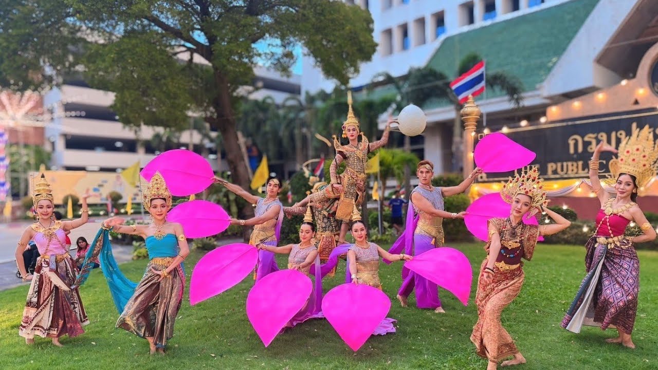 การแสดง กาลเวลามหานที ประเพณีลอยกระทง #เอกกุญชรทีม /0858489090 #ลอยกระทง(1)