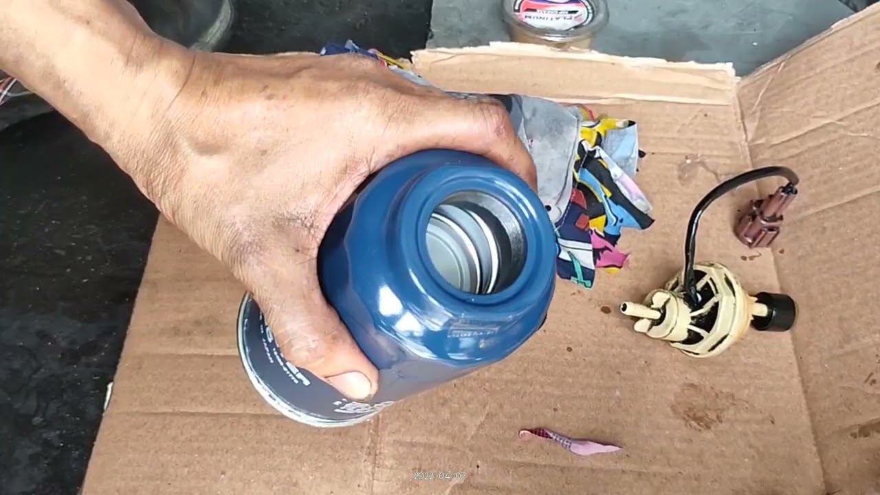 nissan urvan Td27 how to replace fuel filter?