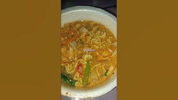 Hujan begini enaknya makan seblak pedas. #shorts #food #seblak