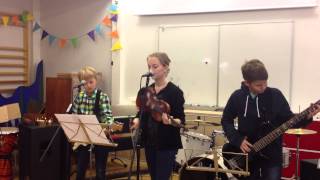 The Pietarin Aliens - Zombie (The Cranberries cover)