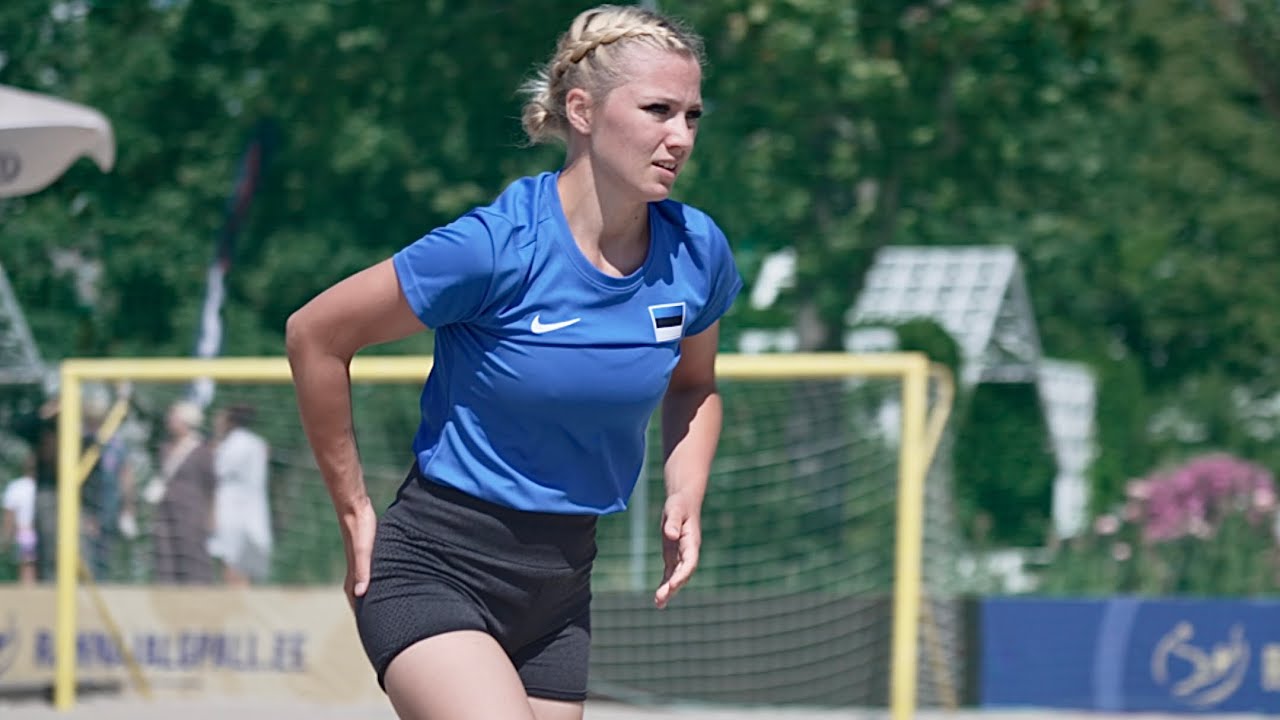 Nele Nisumaa (EST) vs Alisija Kulberg (EST) 60kg. Women beach wrestling.