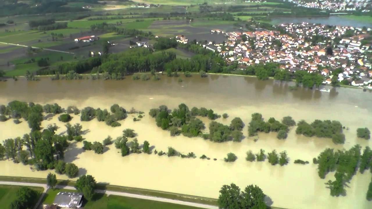 Donau-Hochwasser am 7. Juni 2013: Hubschrauber-Flug ab Ruckasing