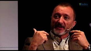 Pérez Reverte y Juan Luis Arsuaga hablan sobre redes sociales en 2011