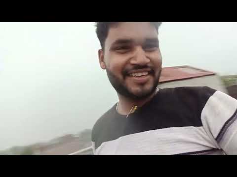 बारिश में AC गैस चार्ज करते हुए मेरा भाई 🪛⚒️🪛#lake #shere #youtube #subscribe #sot 