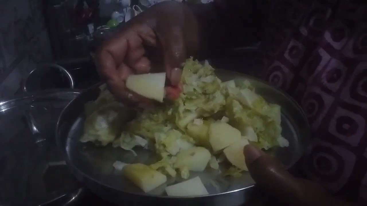 Patta gobhi Aalu chawal ki Peete ki Sukhi sabji