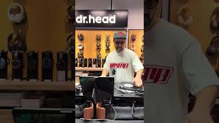 Scratching at Dr.Head store 🎚️🔥 #scratch #dj #turntable #hiphop #scratchdj #djshock #djay