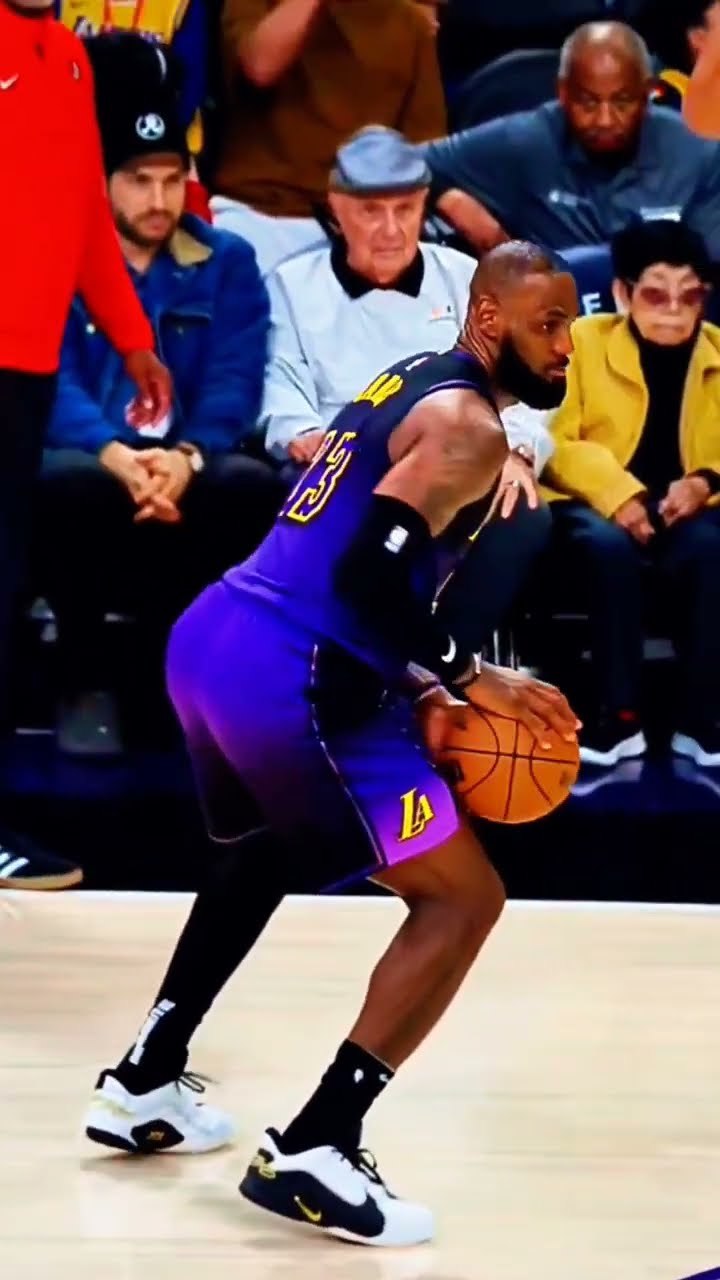 DAGGER ? DOT COM BRON #nba #lebronjames #lakers #losangeles #goat #legend #basketball #hoops