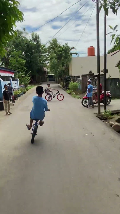 Hampir Menabrak, Hilang Kendali dan Jatuh dari Sepedah, Freestyle Sepeda, #freestyle #automobile
