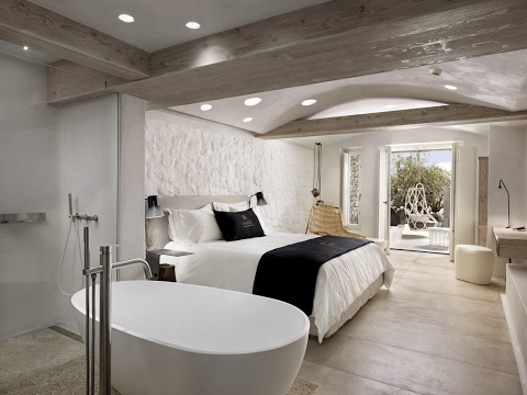 beautiful-boutique-hotel-designed-by-cmh,-located-on-the-greek-island-of-mykonos.