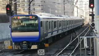 E235系1000番台J-20編成新製配給 EF64-1031号機牽引横浜駅通過