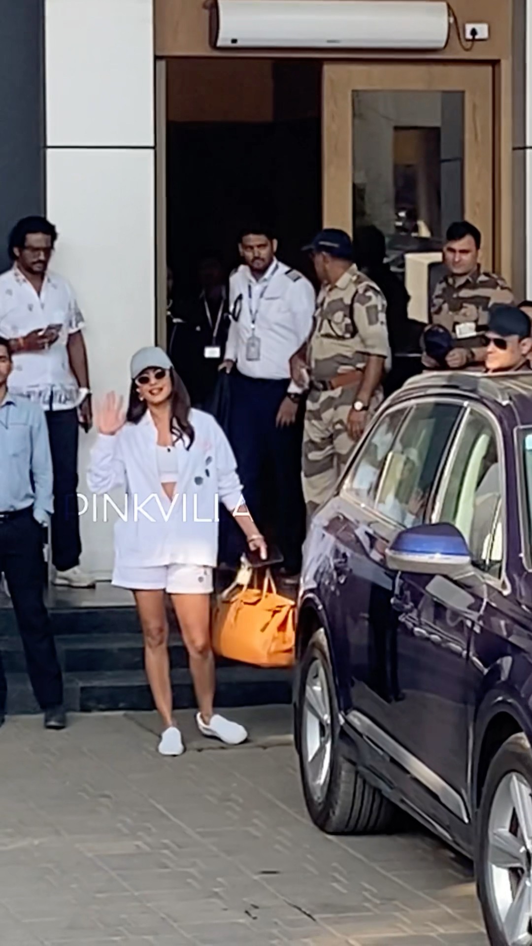 Priyanka Chopra Arrives In Mumbai In Her Casual Yet Stylish Look?#shorts #bollywood #priyankachopra
