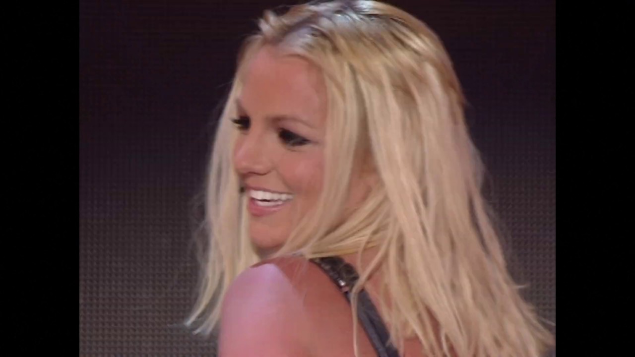 Britney Spears - Gimme More Live at MTV Video Music Awards 2007 - YouTube