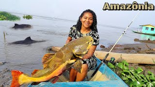 O MONSTRO ME PUXOU para DENTRO do RIO! fui FERIDA! Pescaria na Amazônia