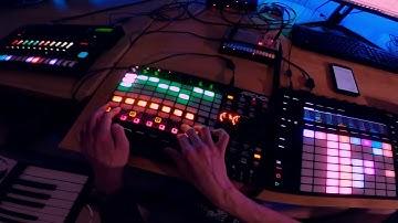 Peculiar Governor // Ableton Live Session // Akai APC40, Ableton Push 2 // Minimal Techno
