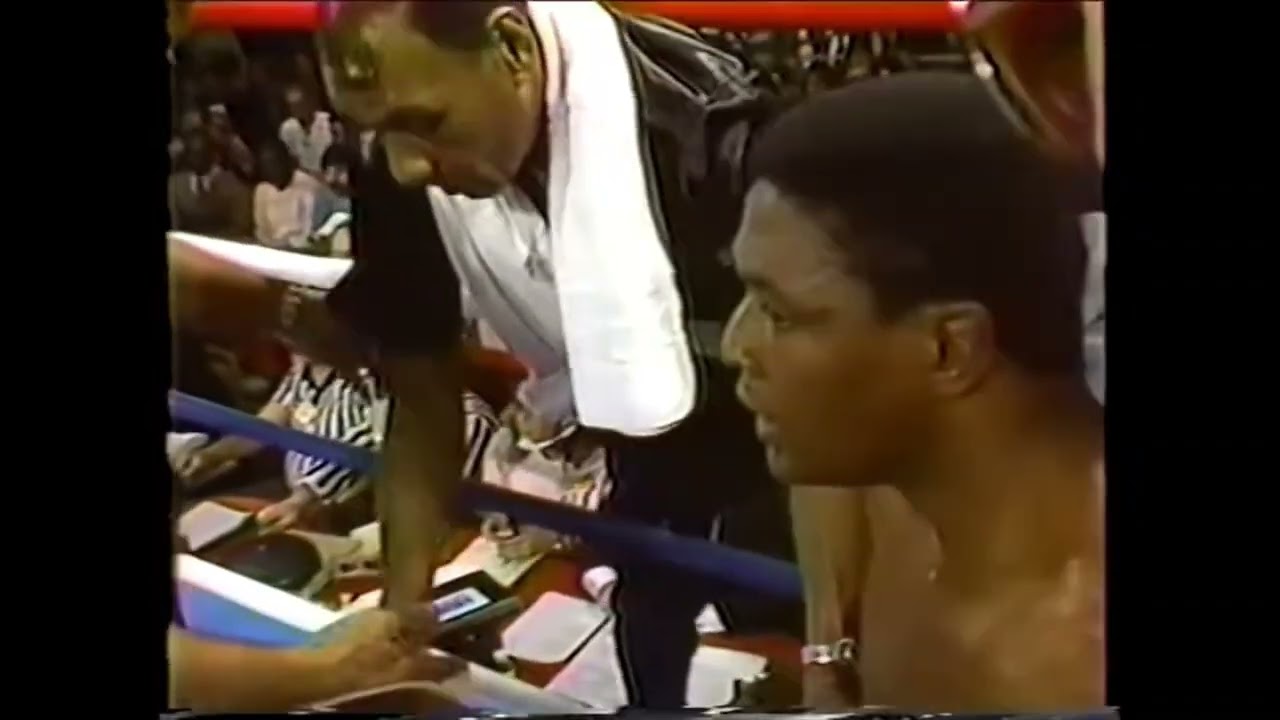 Angelo Dundee can't find the sponge