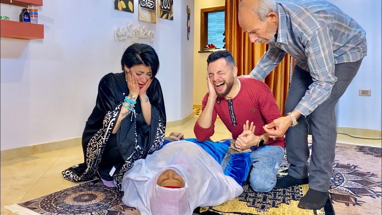 الأم مـاـتت وهي بتصلي اول يوم رمضان واللي حصل من ابنها يوجع القلب بجد - شوف حصل ايه !