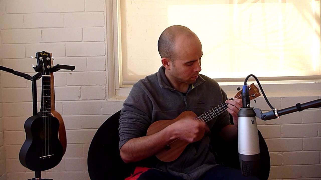 Sound comparison of 3 cheap soprano ukuleles - YouTube