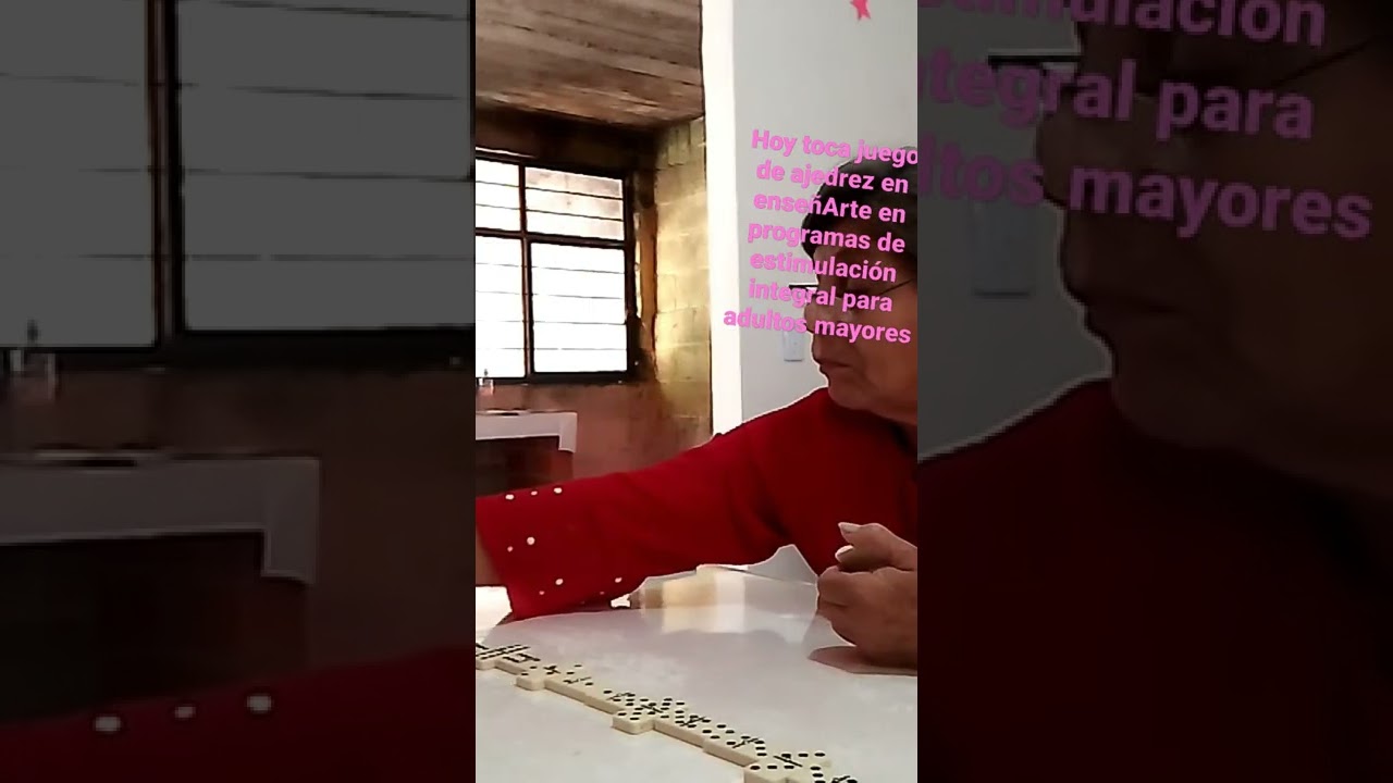 Hoy toca juego de ajedrez en enseñArte, programa de estimulación integral para adultos mayores🍎♥️