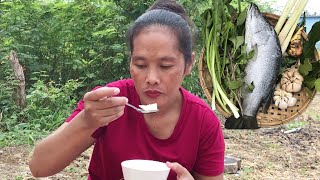 Amazing cooking fish soup recipes for lunch Eating really delicious - Amazing video