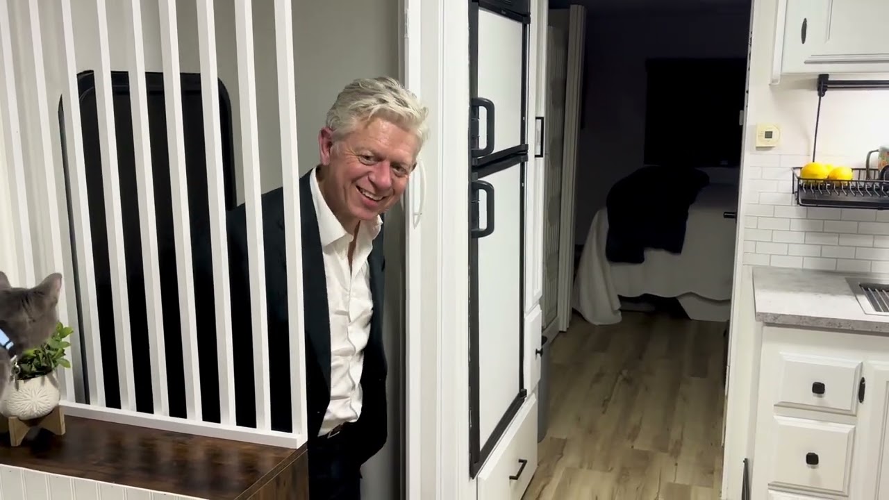 Here It Is! Eric’s First Look at the Finished RV. ♥️