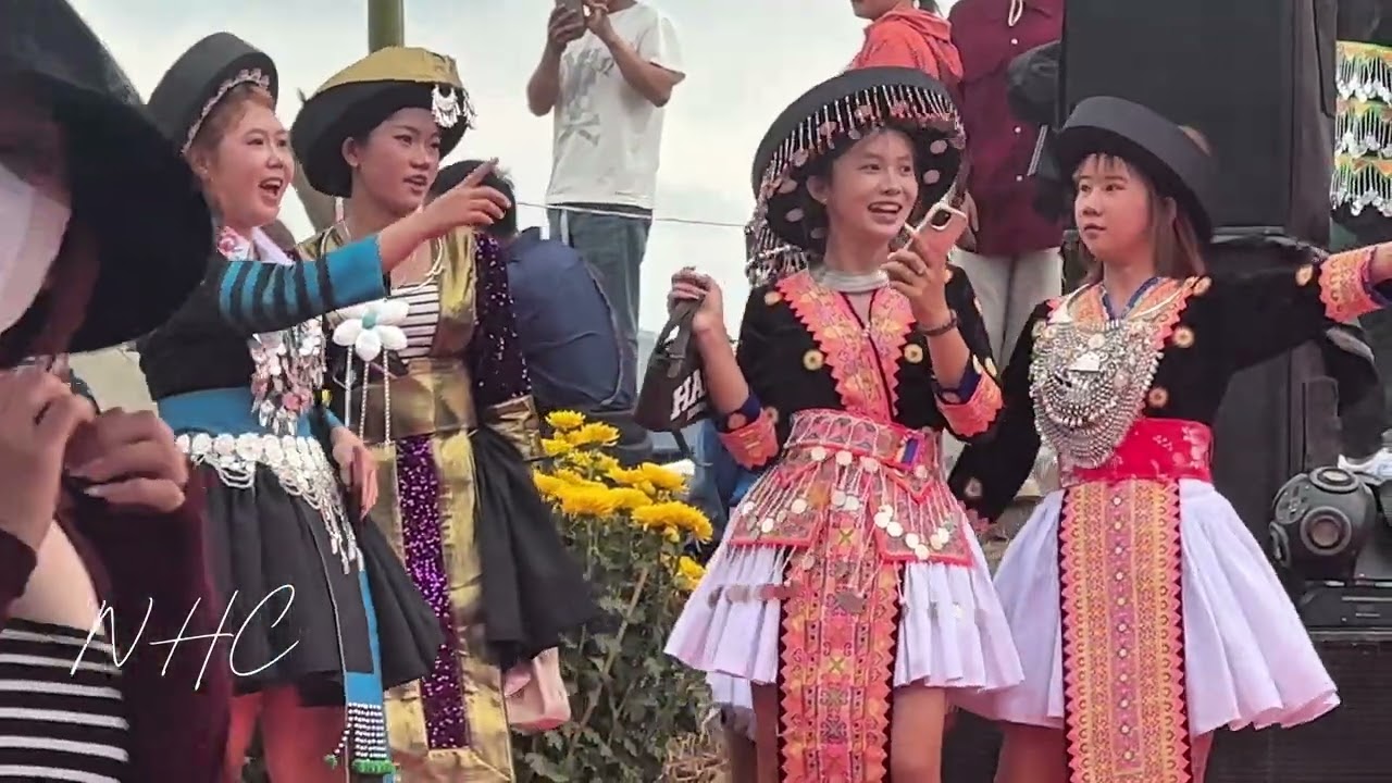 Ncig Saib Hluas Nkauj Hmoob Zoo Nkauj Quảng Hoà