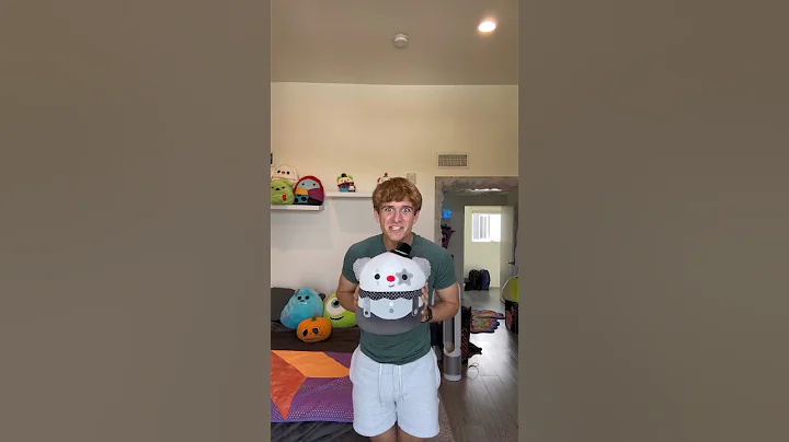 HOW TO GET A FREE SQUISHMALLOW😏 w Carter Kench #shorts