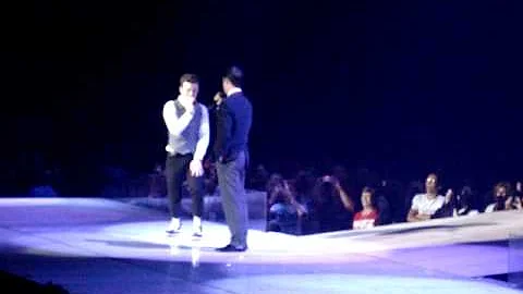 Blaine "joins" Glee club (Glee tour 2011, Connecticut)