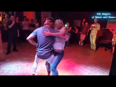 Смотреть клип Лазурный берег. Стиль корг. The Empire of Music and Dance. Империя Музыки и танца. онлайн бесплатно в качестве Смотреть клип Лазурный берег. Стиль корг. The Empire of Music and Dance. Империя Музыки и танца. онлайн бесплатно в качестве
