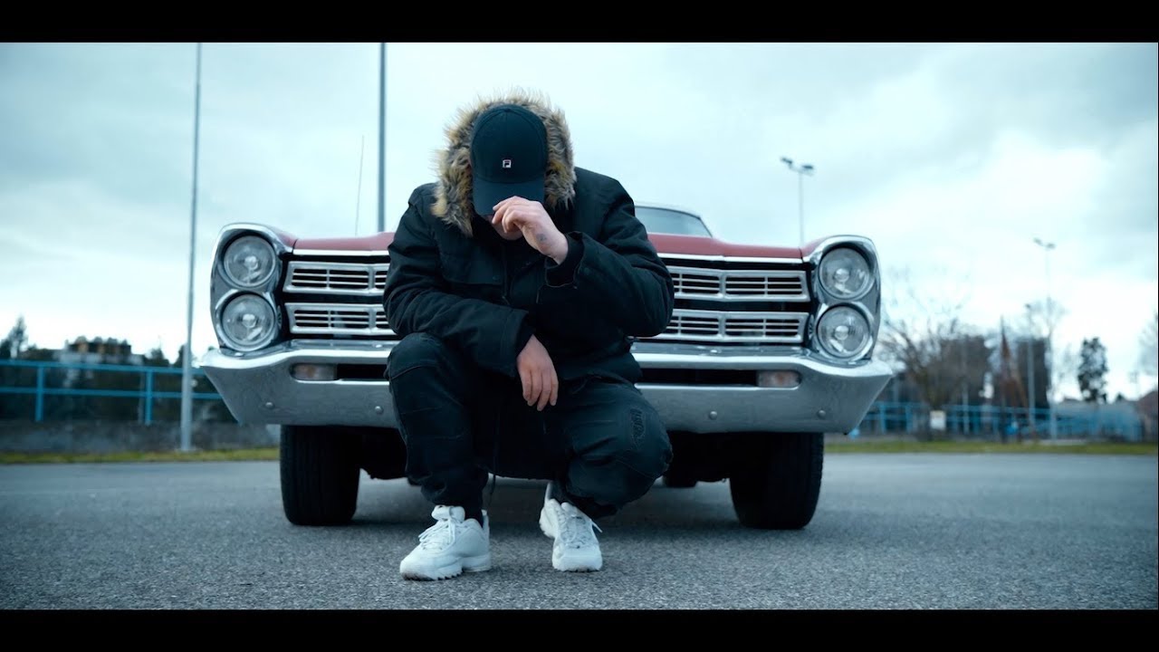 Essemm - Ugyanaz (Official Music Video) - YouTube