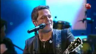 Video thumbnail of "yo canto para alguien como tu (LOOKING FOR PARADISE) alejandro sanz - viña del mar 20011"