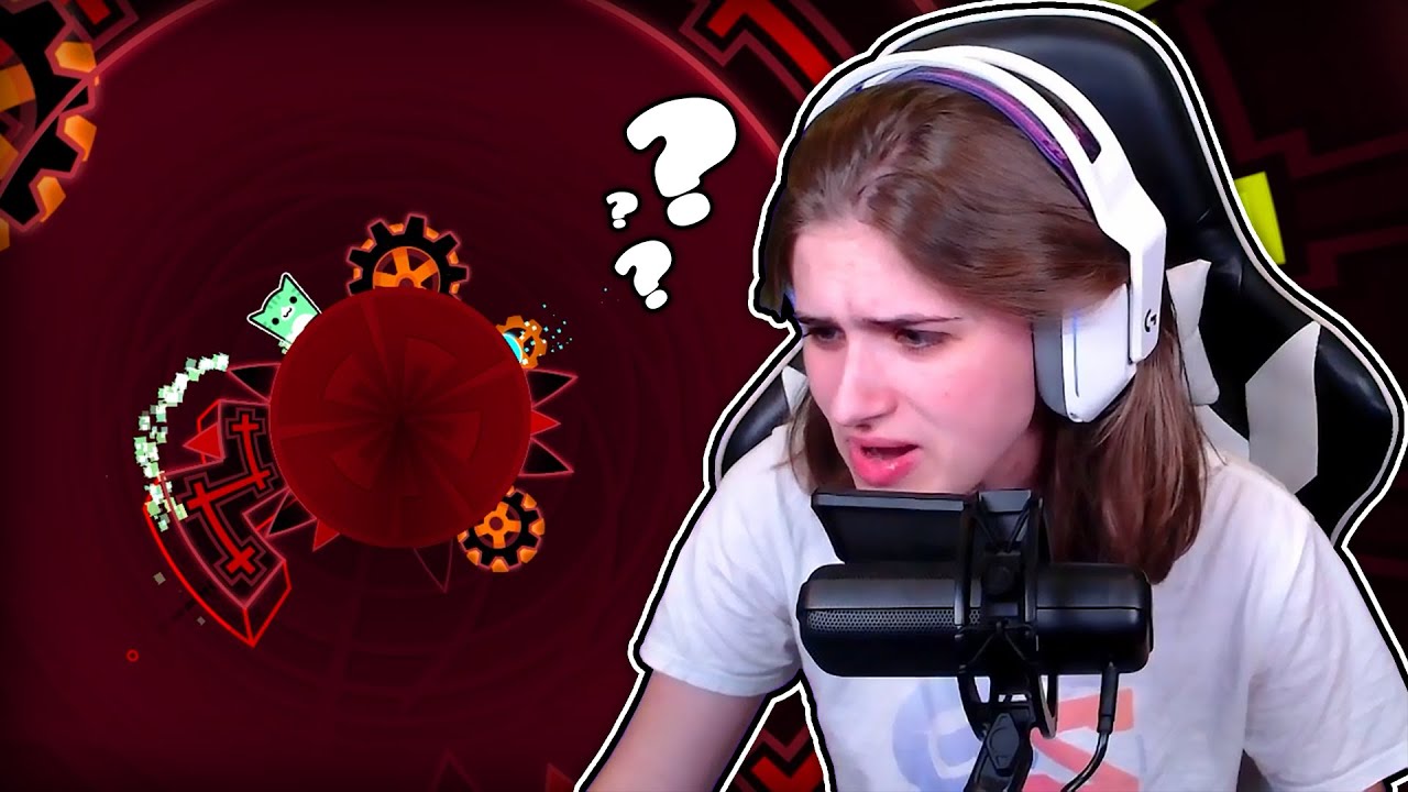 Trying the PLANET MOD (Geometry Dash)