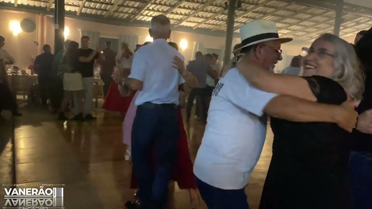 Olha o arrasta-pé chegando - Grupo Vanerão em Laurentino