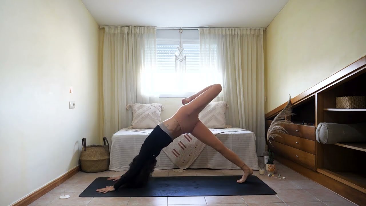 Outdoor Yoga and Gentle Exercises for Ultimate Relaxation on the Yoga ...