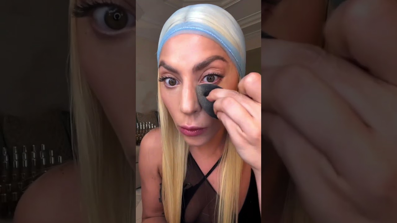 BEAT IT with the brand new hauslabs Triclone Skin Tech Foundation and Bio-Blurring Powder 💋