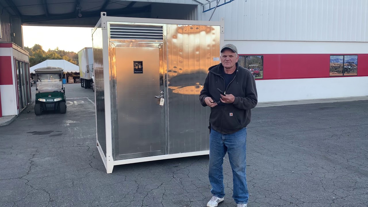 Mobile bathroom with shower