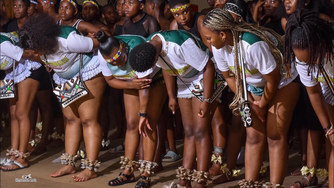 Izintombi zoJikelele zamukela uZamambo Mkhize nebandla lakhe lapha eMadundube kwi opening camp🔥