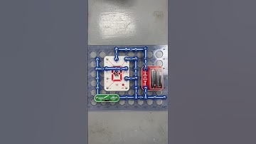 7-Segment Display Switching Between 1 and 4 #7segmentdisplay #digitalsignage #electronics #shorts