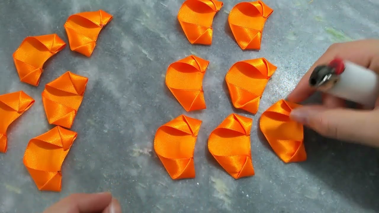 Rosa com fita de cetim número 9