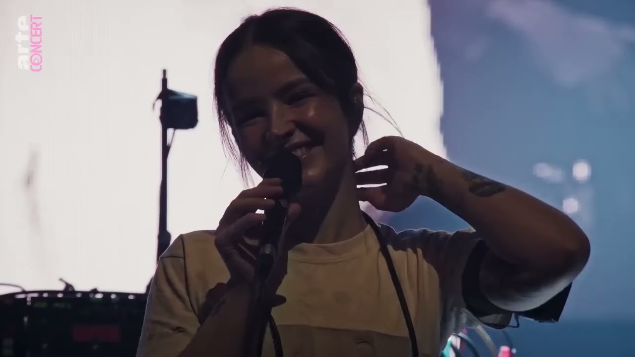 Ela Minus  live at Zénith Paris