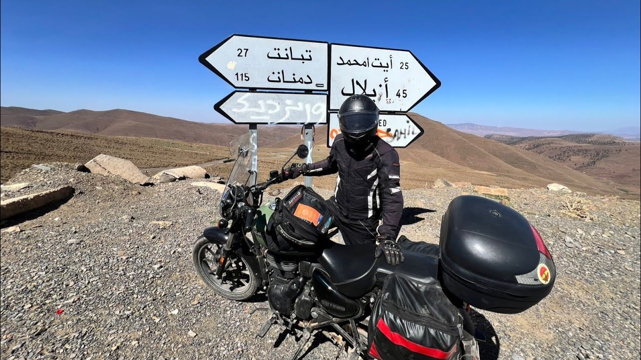 جمال الطريق بين تالمست و ايت بوكماز بين جبال الأطلس الشاهقة