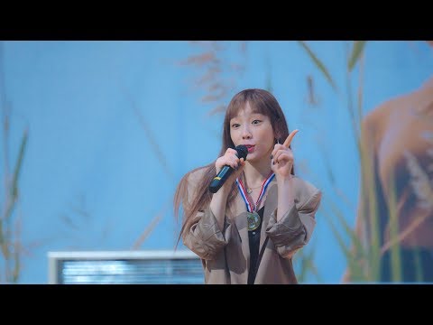 불티 (Spark) 짤막 안무랑 라이브 하는 태연 직캠@191103 부산 팬싸인회 [Fancam]