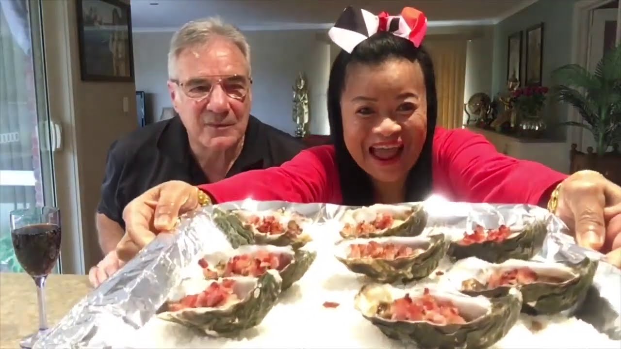 Come & join me and my husband eating these delicious Oysters Kilpatrick