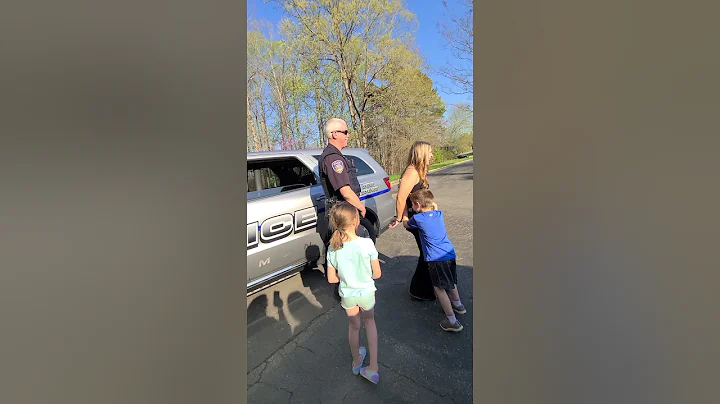 kids got to arrest mommy :)