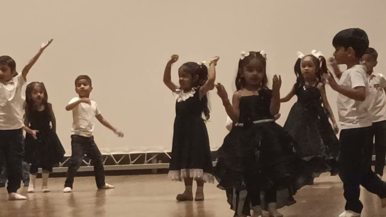 Rab ne banaya dada dadi_Family theme annual function 2025.....