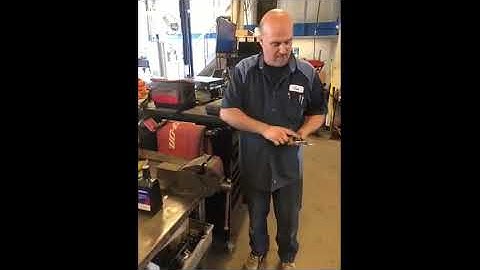 MAXIMUM Tap & Die Set video review by Tom