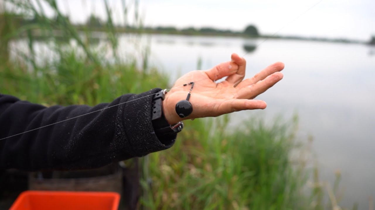 SINKING BOMB TEAM BLACK Matchpro 2022/2023 - Janusz Lange pokazuje jak prawidłowo łowić bombką .