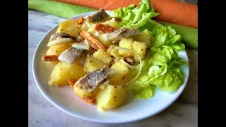 Салат из селедки с пряной морковью и картофелем