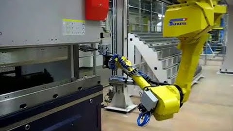 Robot cell with automatic tool change - Starmatik