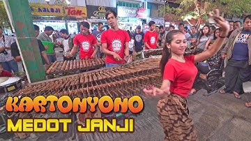 Nyanyi Bareng Musik Angklung!! KARTONYONO MEDOT JANJI Angklung Jogja Malioboro (Angklung Carehal)
